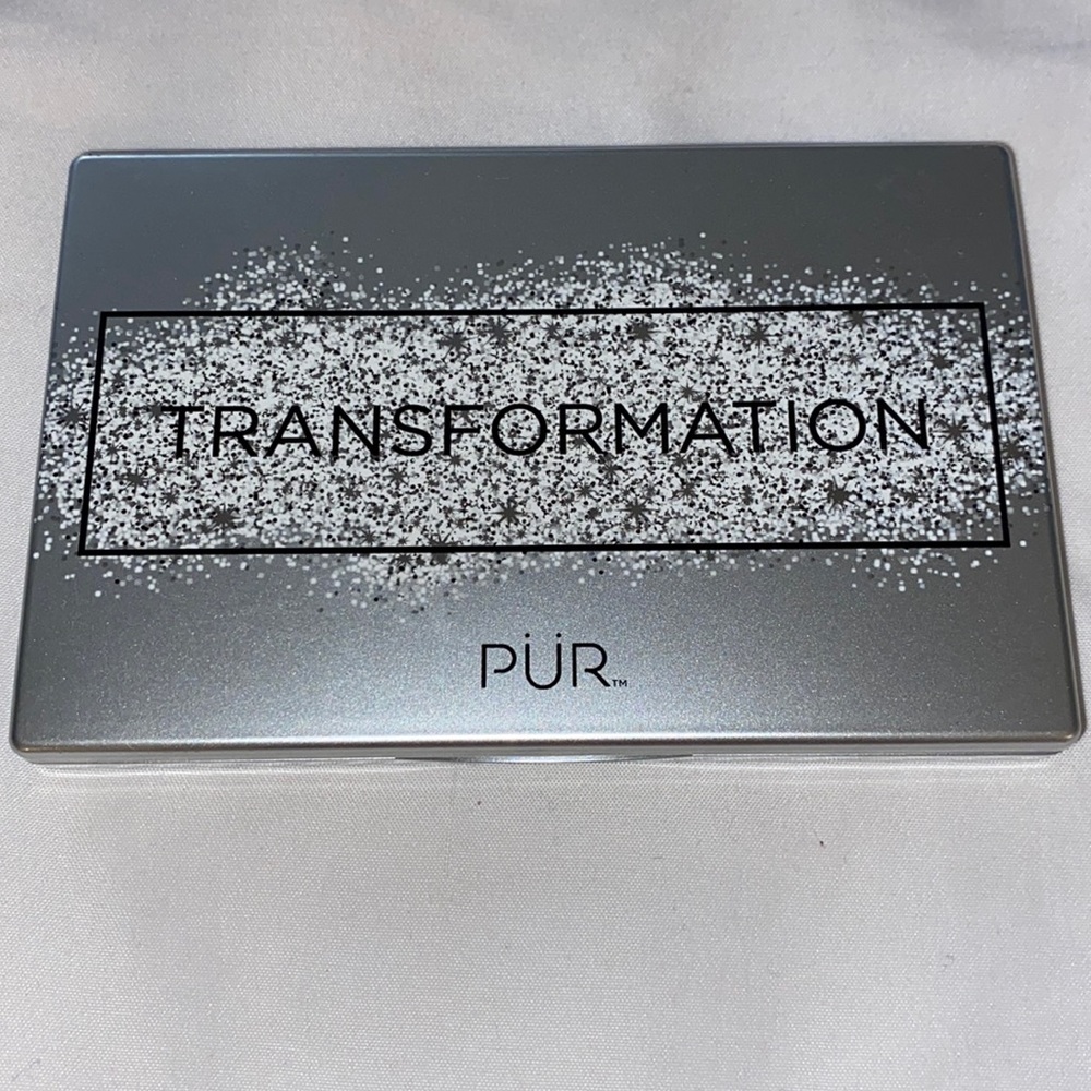 PUR Transformation sculpting eye shadow and cheek palette